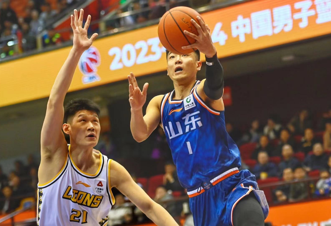 AYX GAMES-成都蓉城发布备战花絮，加时末段更衣室发声，CBA常规赛任务艰巨，细节决定成败的简单介绍