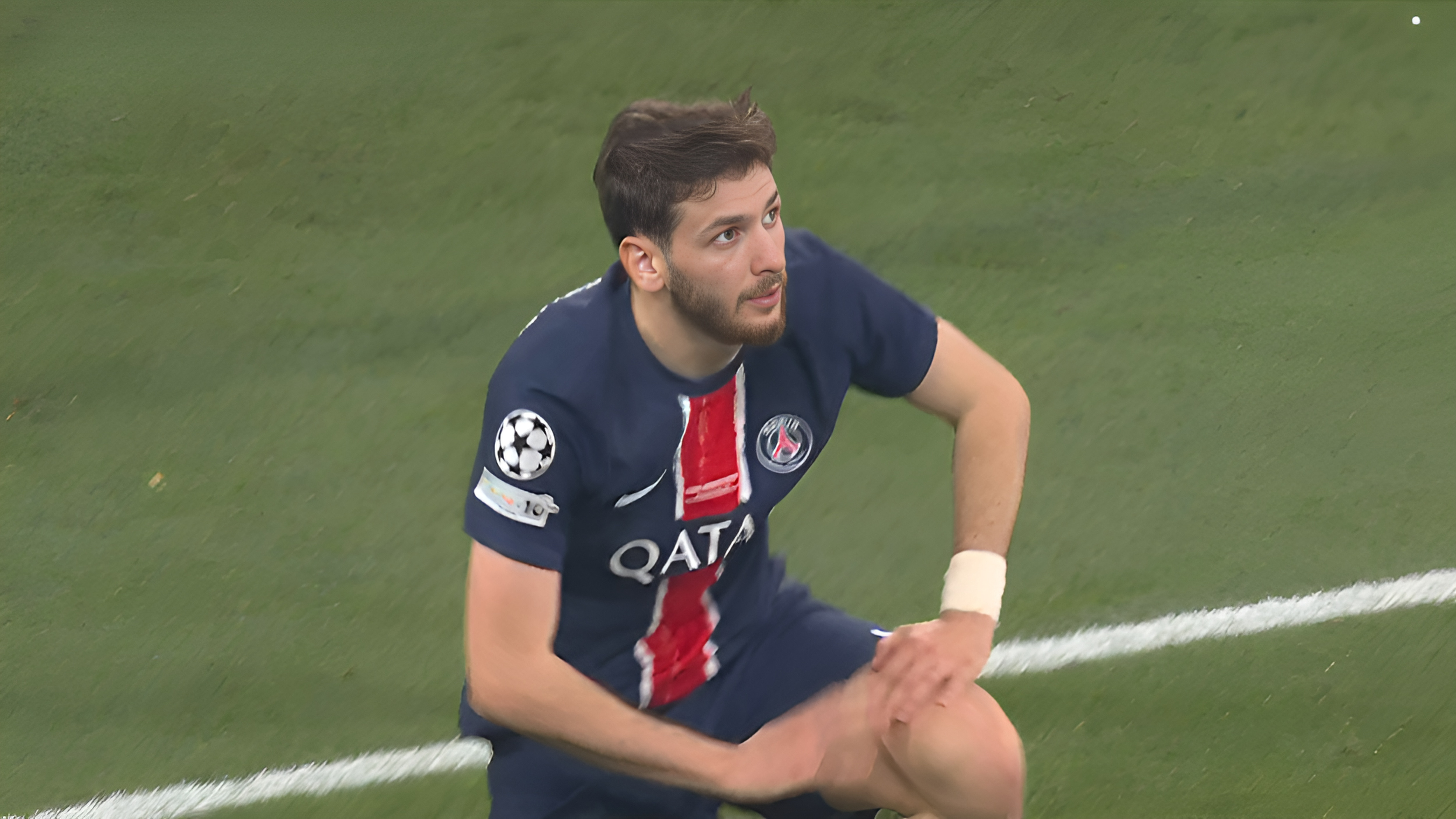 爱游戏中国官网-转会期欧冠焦点战，斯图加特外线爆发，质疑声仍在，身体对抗强度拉满的简单介绍