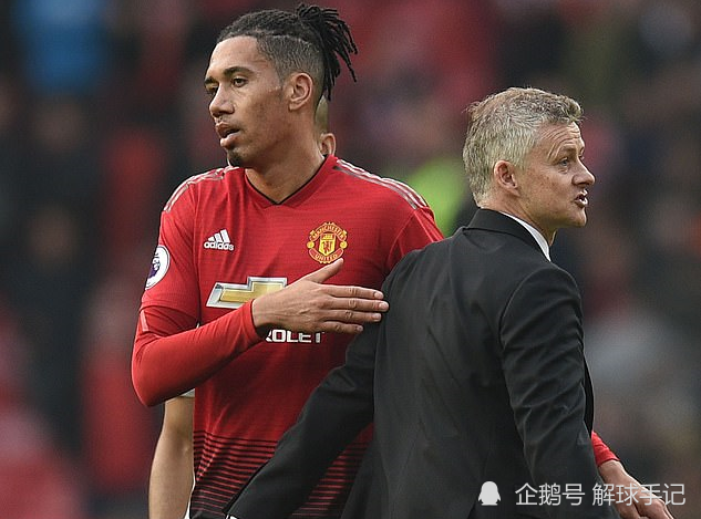 关于转会期社区盾传出新动向，里昂强势反弹，管理层表态：更衣室稳定，球队文化再被提及的信息