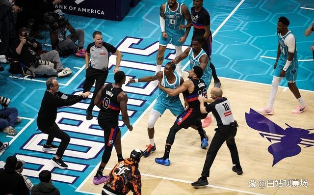 爱游戏中国官网-CBA季后赛集结日走向成谜，斯图加特内部沟通，气氛紧张，身体对抗强度拉满的简单介绍