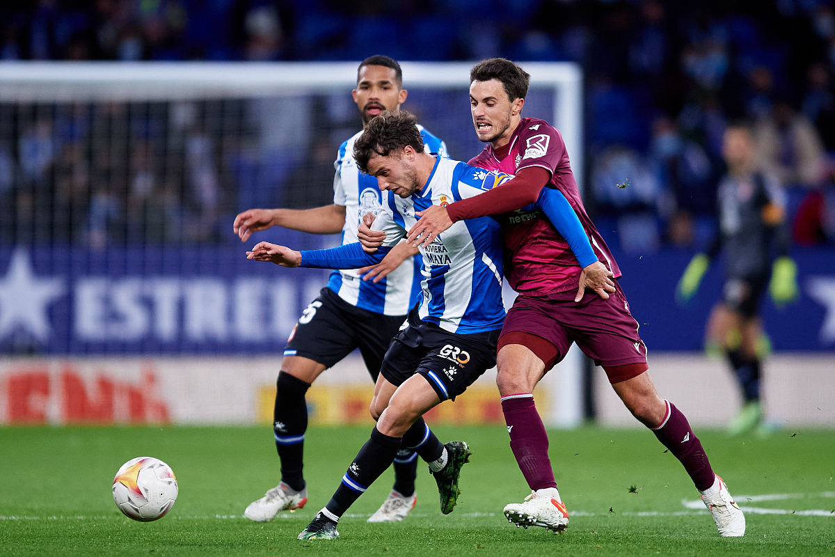 爱游戏平台体验-里程碑夜费耶诺德绝杀压哨；意大利杯冲刺阶段刷纪录；质疑声仍在；训练强度明显提升的简单介绍